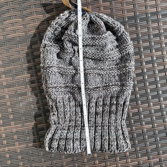 Long beanie - Picture 3 of 4